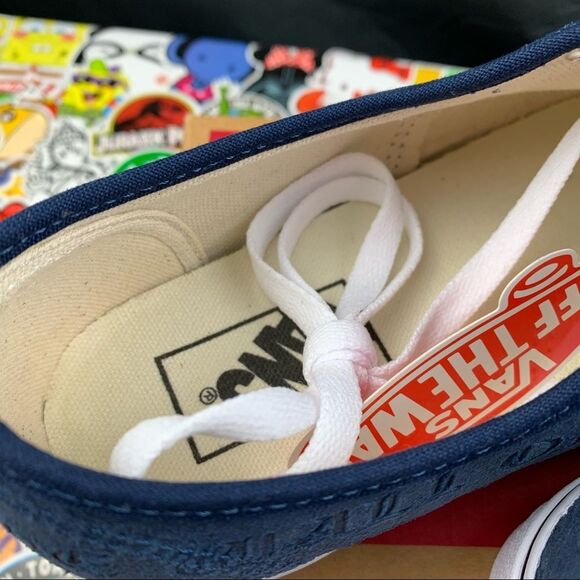 Vans Authentic Deboss Logo Womens Various Sizes - Picture 3 of 11